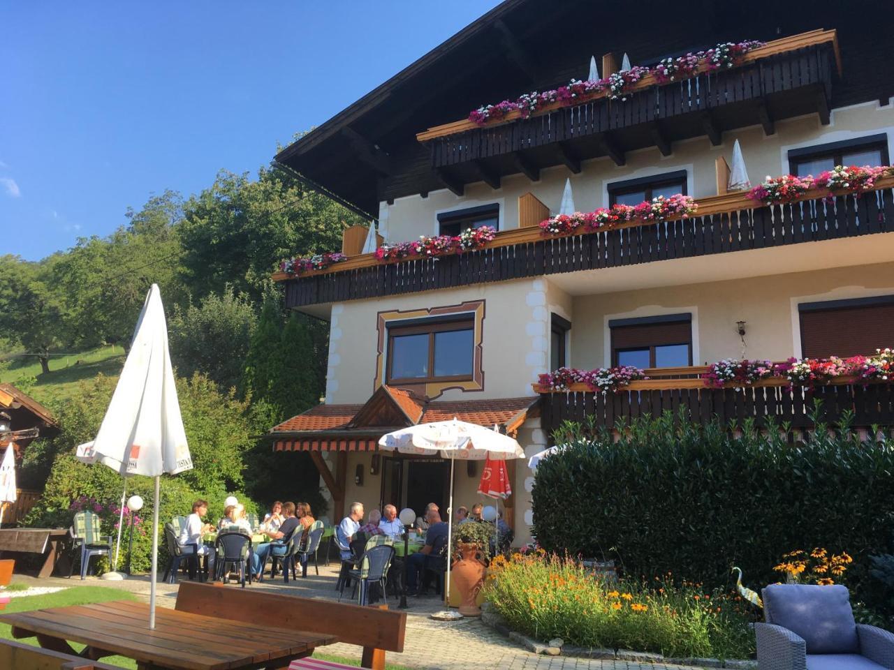 Pension Karlsdorfer Hof Seeboden Bagian luar foto