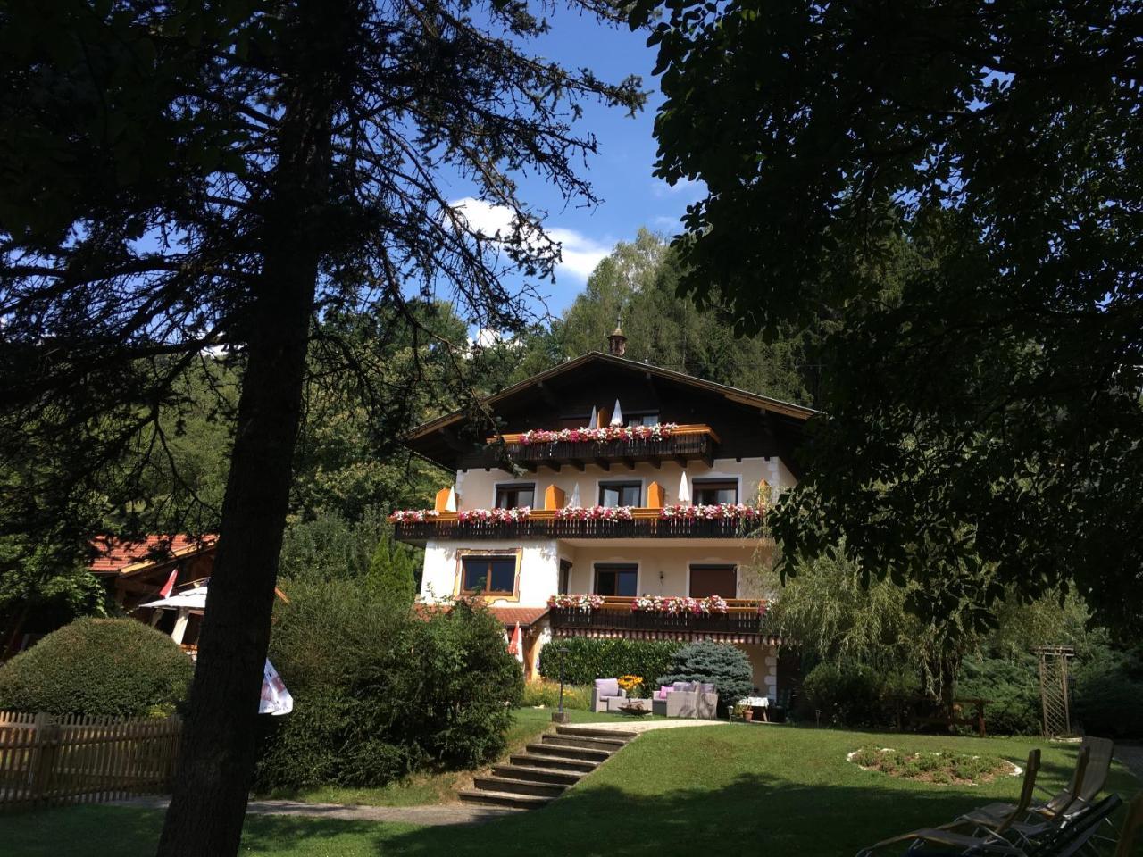 Pension Karlsdorfer Hof Seeboden Bagian luar foto